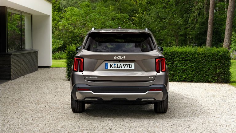 Kia Sorento PHEV vs Hyundai Santa Fe PHEV: ¿qué SUV familiar enchufable de 7 plazas elegir? Kia Sorento PHEV vs Hyundai Santa Fe PHEV: ¿qué SUV familiar enchufable de 7 plazas elegir?