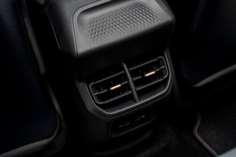 ¿Compacto PHEV o compacto eléctrico para 15.000 km/año con garaje? Criterios para decidir en 2026 ¿Compacto PHEV o compacto eléctrico para 15.000 km/año con garaje? Criterios para decidir en 2026