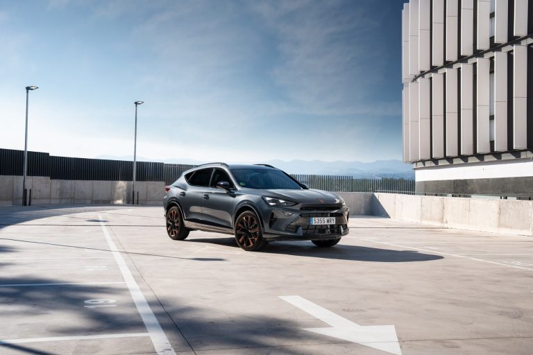 Ranking de compactos PHEV con mejor potencia combinada por debajo de 45.000 € en 2026 Ranking de compactos PHEV con mejor potencia combinada por debajo de 45.000 € en 2026