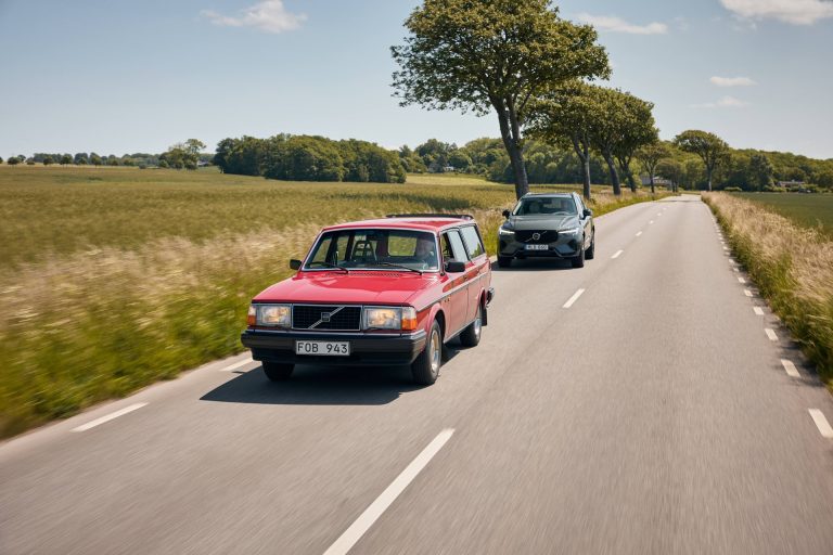 Range Rover Velar vs Volvo XC60: ¿qué SUV-D premium ofrece más tecnología de seguridad de serie en 2026? Range Rover Velar vs Volvo XC60: ¿qué SUV-D premium ofrece más tecnología de seguridad de serie en 2026?