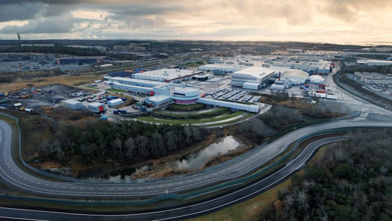 Volvo EX60 vs Polestar 3: ¿qué SUV-D eléctrico premium ofrece mejor tecnología de seguridad en 2026? Volvo EX60 vs Polestar 3: ¿qué SUV-D eléctrico premium ofrece mejor tecnología de seguridad en 2026?