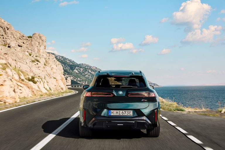 ¿Qué SUV PHEV premium elegir en 2026 según cómo cargas en casa? Guía por batería útil, potencia AC y coste eléctrico anual ¿Qué SUV PHEV premium elegir en 2026 según cómo cargas en casa? Guía por batería útil, potencia AC y coste elé
